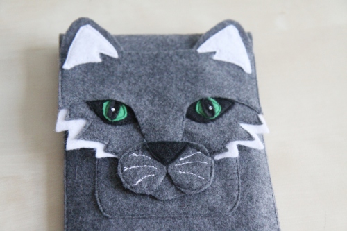 The Crafty Kitty | Felt Cat Android Tablet Sleeve (Close Up)